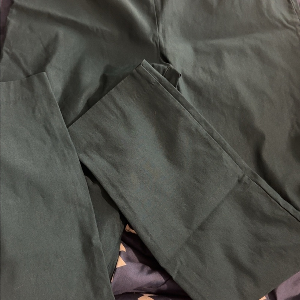 Effortless Green Straight Leg Pants for Versatile Style